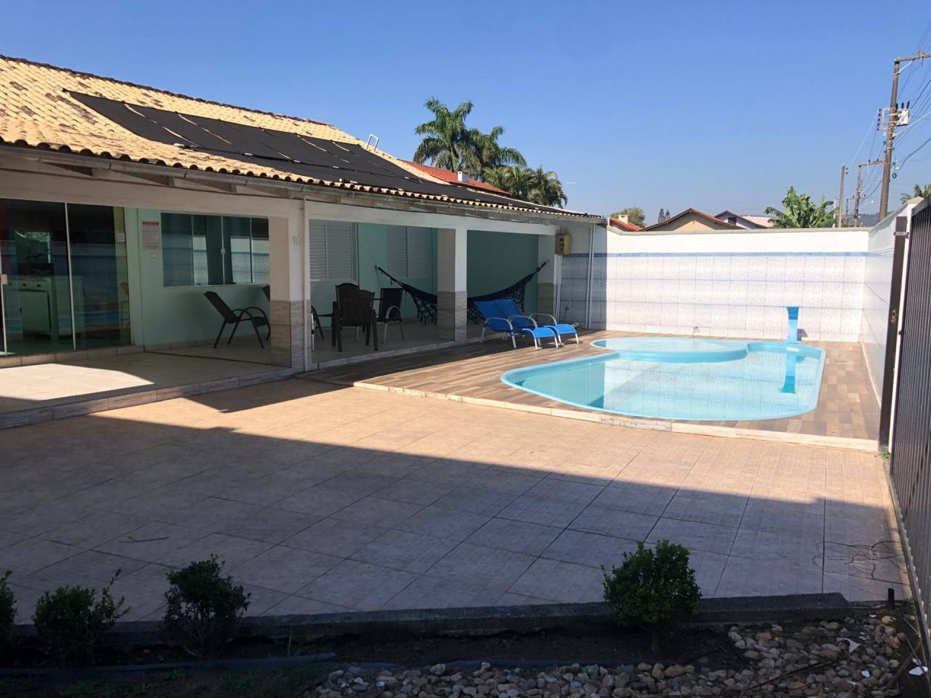 Casa à Venda - Apenas 200 metros do Mar!