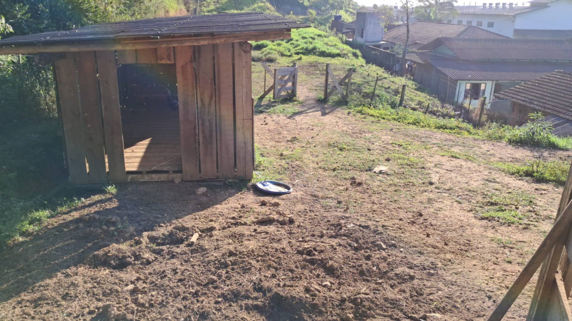 Chácara (Barracão c/ kitnet)