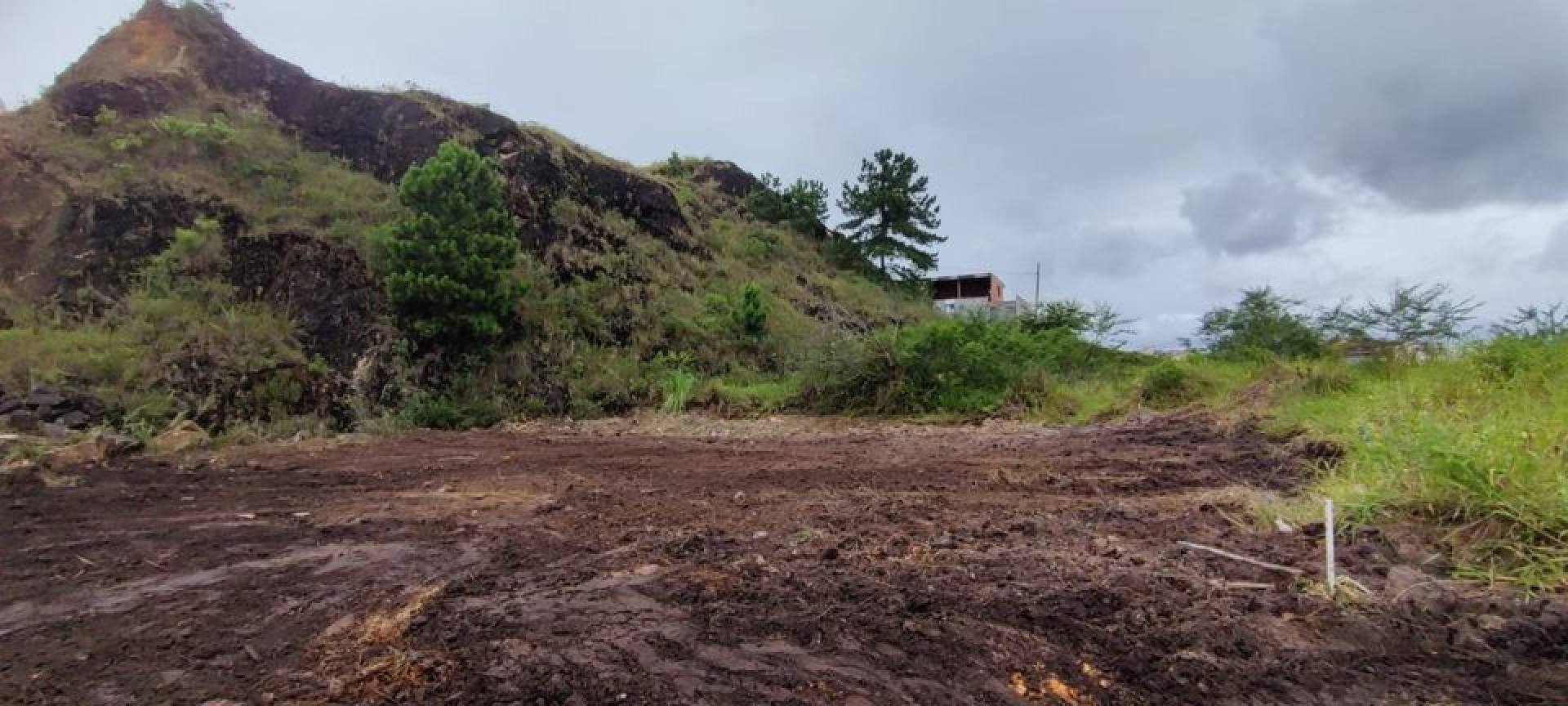 Lote / Terreno de Bairro Para Vender no bairro Itacolomi em Balneário Piçarras