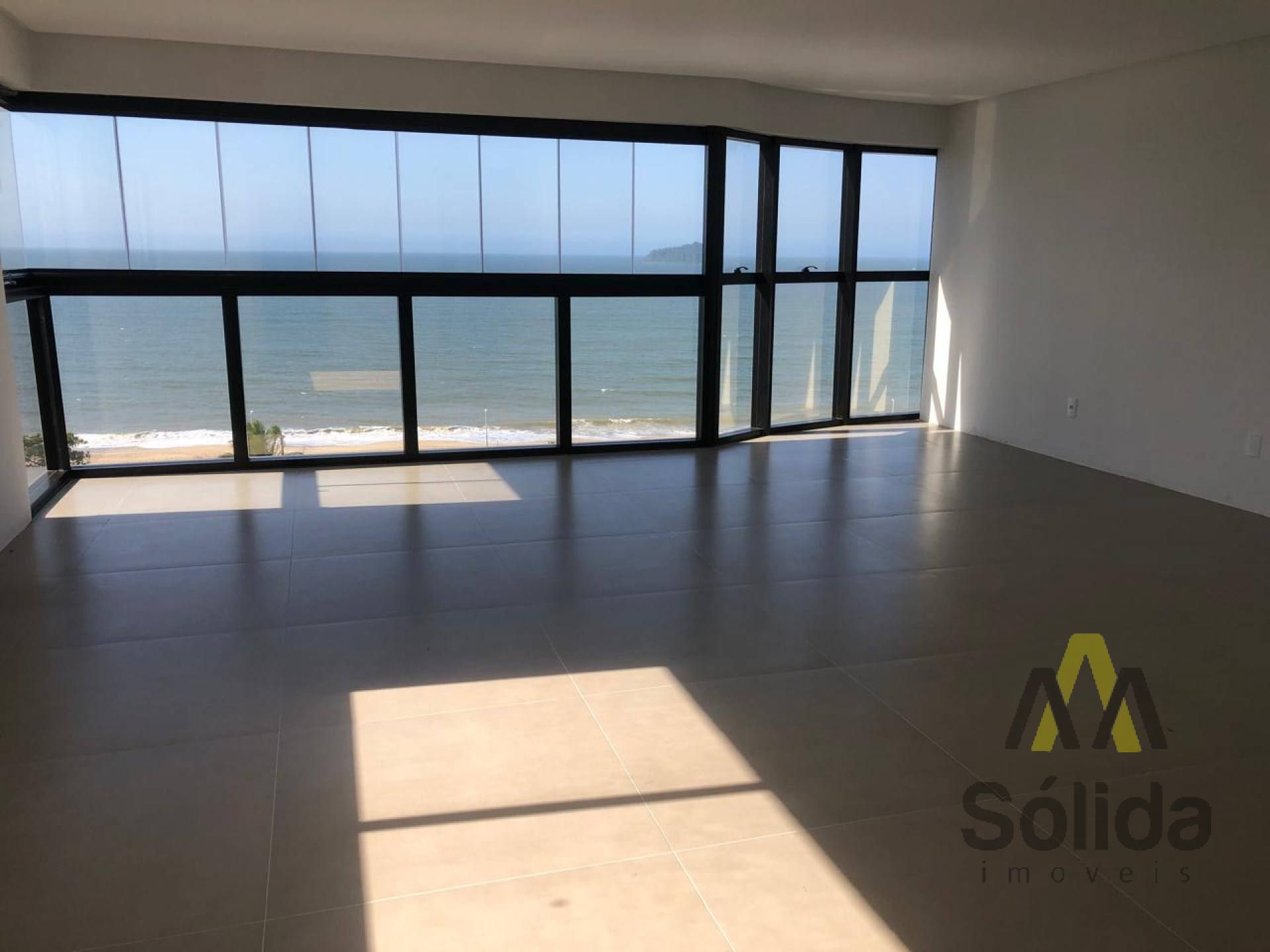 Apartamento Para Vender com 3 quartos 3 suítes no bairro Centro em Balneário Piçarras