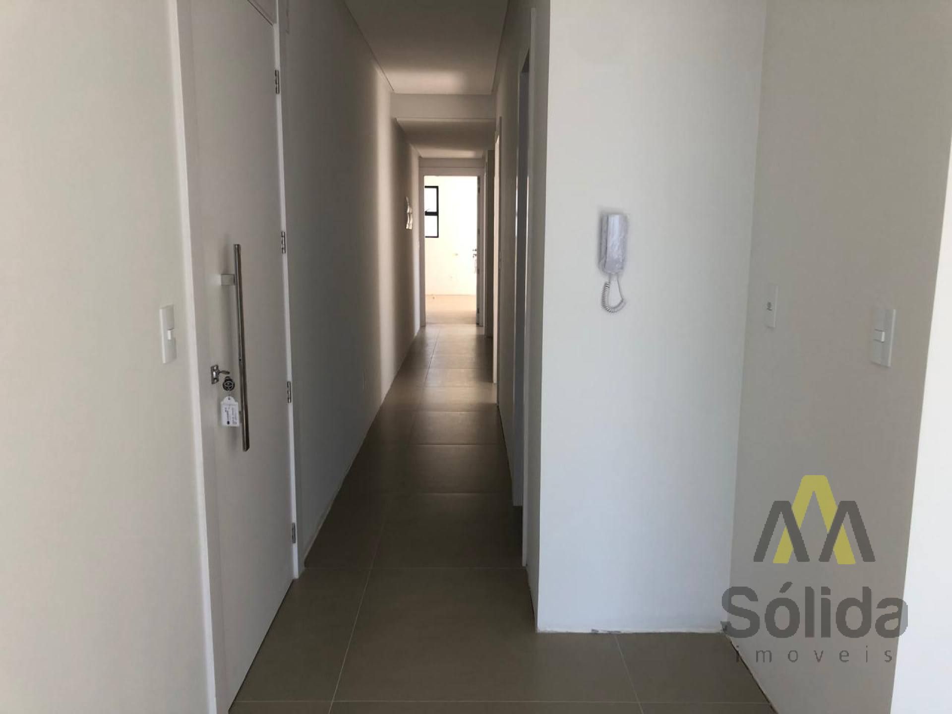 Apartamento Para Vender com 3 quartos 3 suítes no bairro Centro em Balneário Piçarras