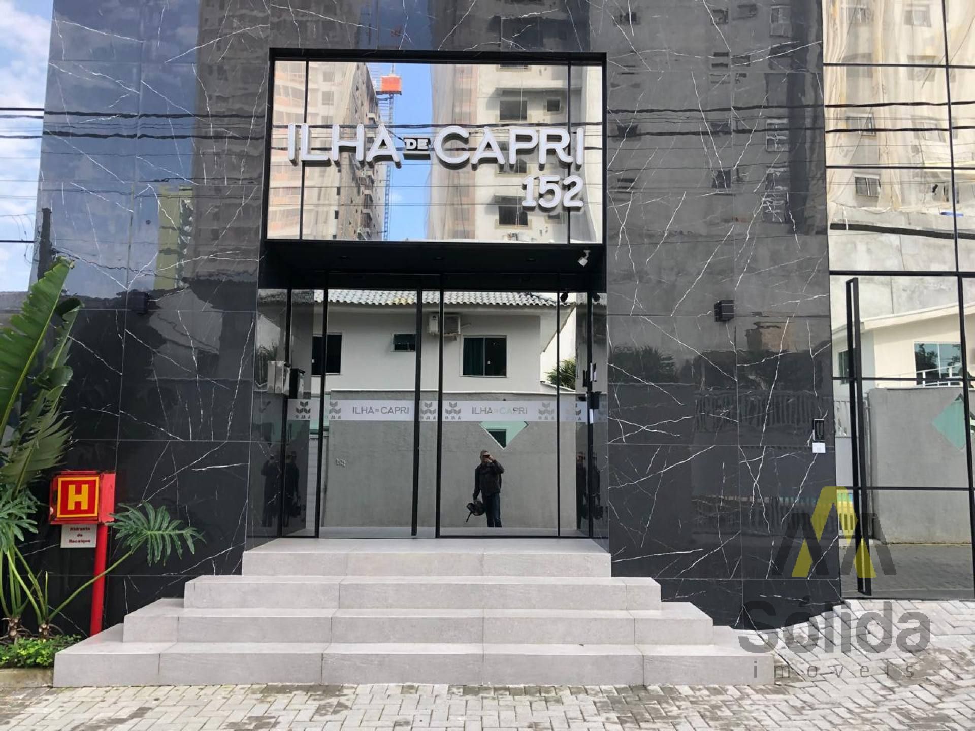 Apartamento Para Vender com 3 quartos 3 suítes no bairro Centro em Balneário Piçarras