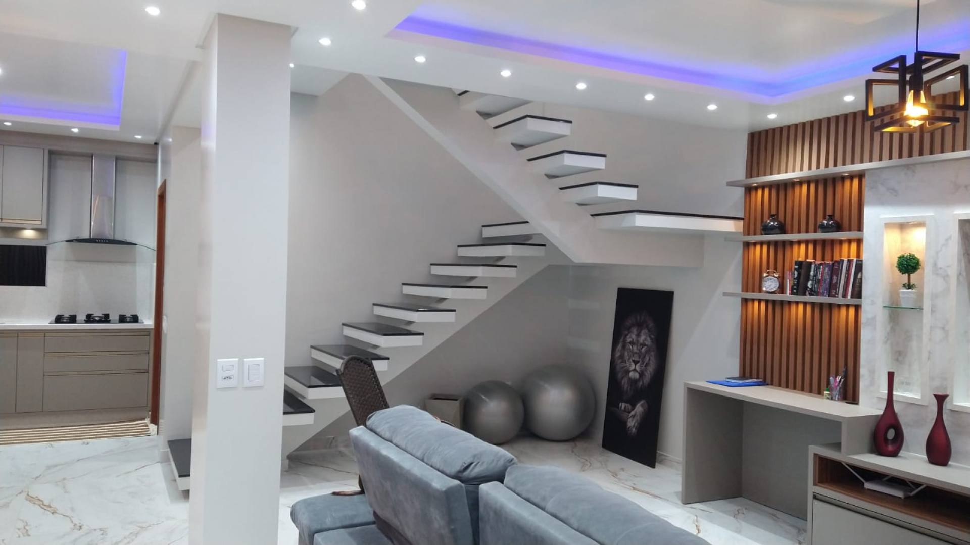 Espetacular Casa de Alto Padrão Mobiliada no Centro Penha