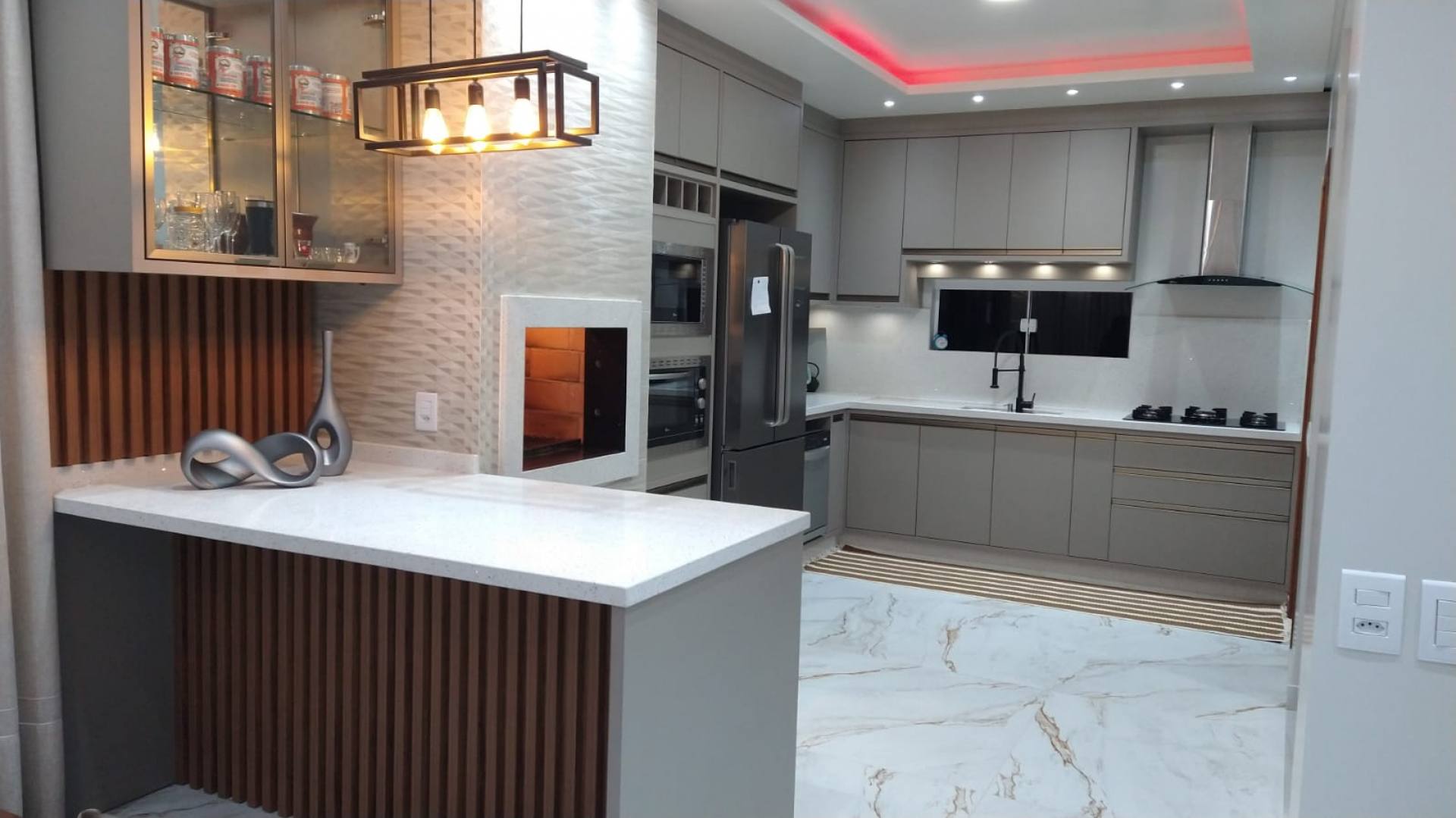 Espetacular Casa de Alto Padrão Mobiliada no Centro Penha