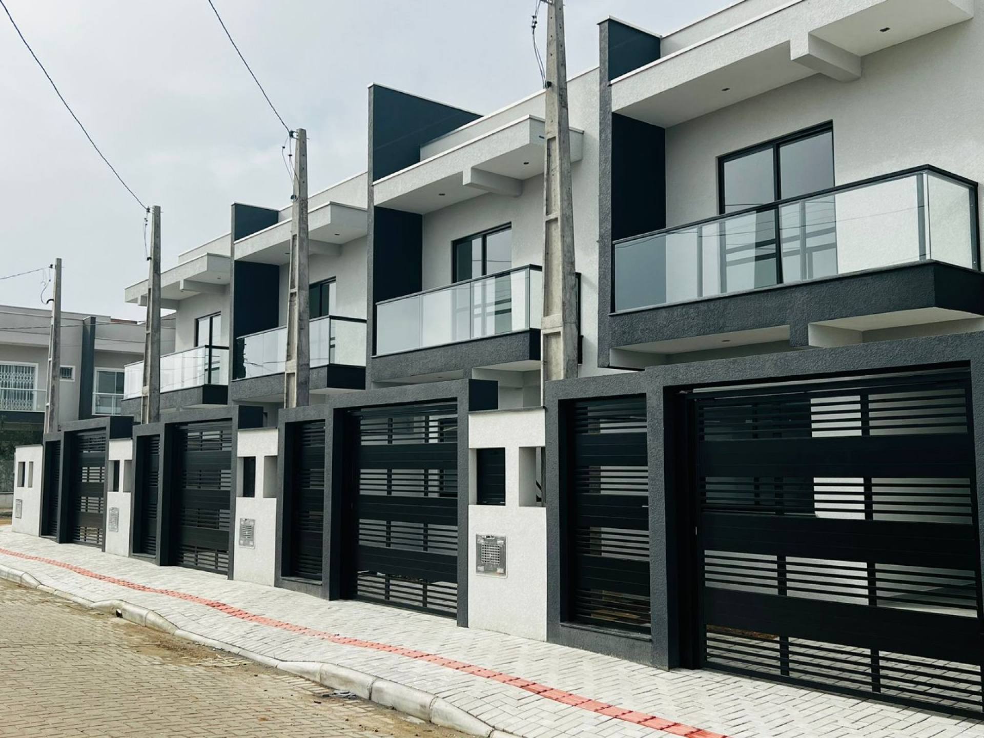 Lindos Sobrados Com 2 Suítes no Itacolomi em Balneário Piçarras