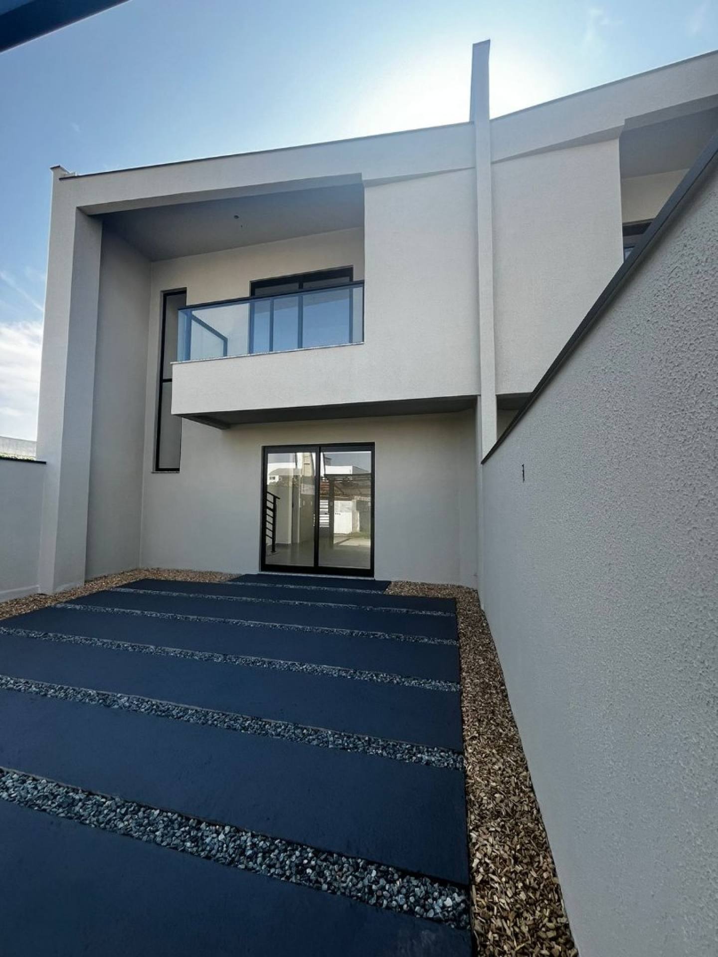 Lindo Sobrado com 3 Quartos sendo 1Suíte no Itacolomi - Balneário PIçarras