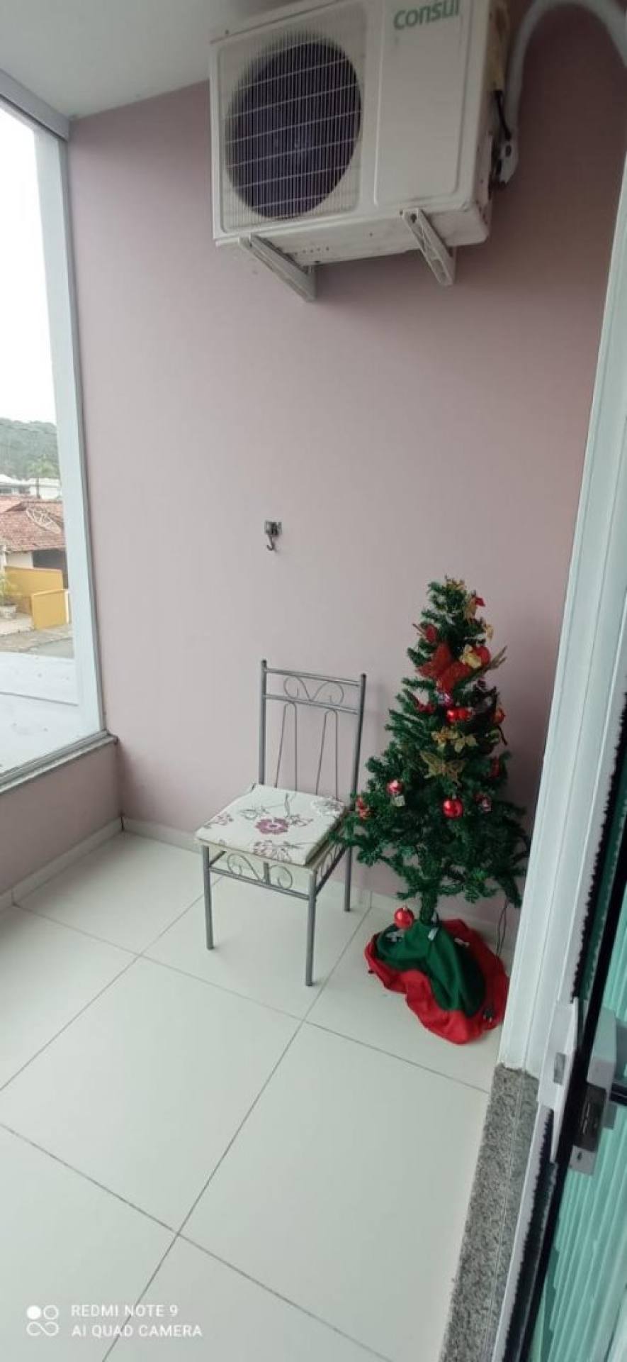 Sobrado com 2 quartos no Itacolomi em Balneário Piçarras - 290m da Avenida Nereu Ramos