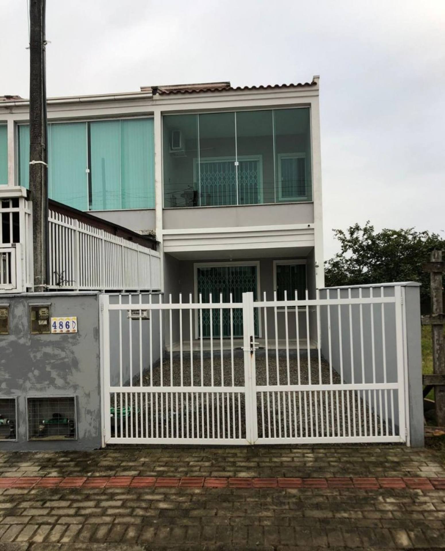 Sobrado com 2 quartos no Itacolomi em Balneário Piçarras - 290m da Avenida Nereu Ramos
