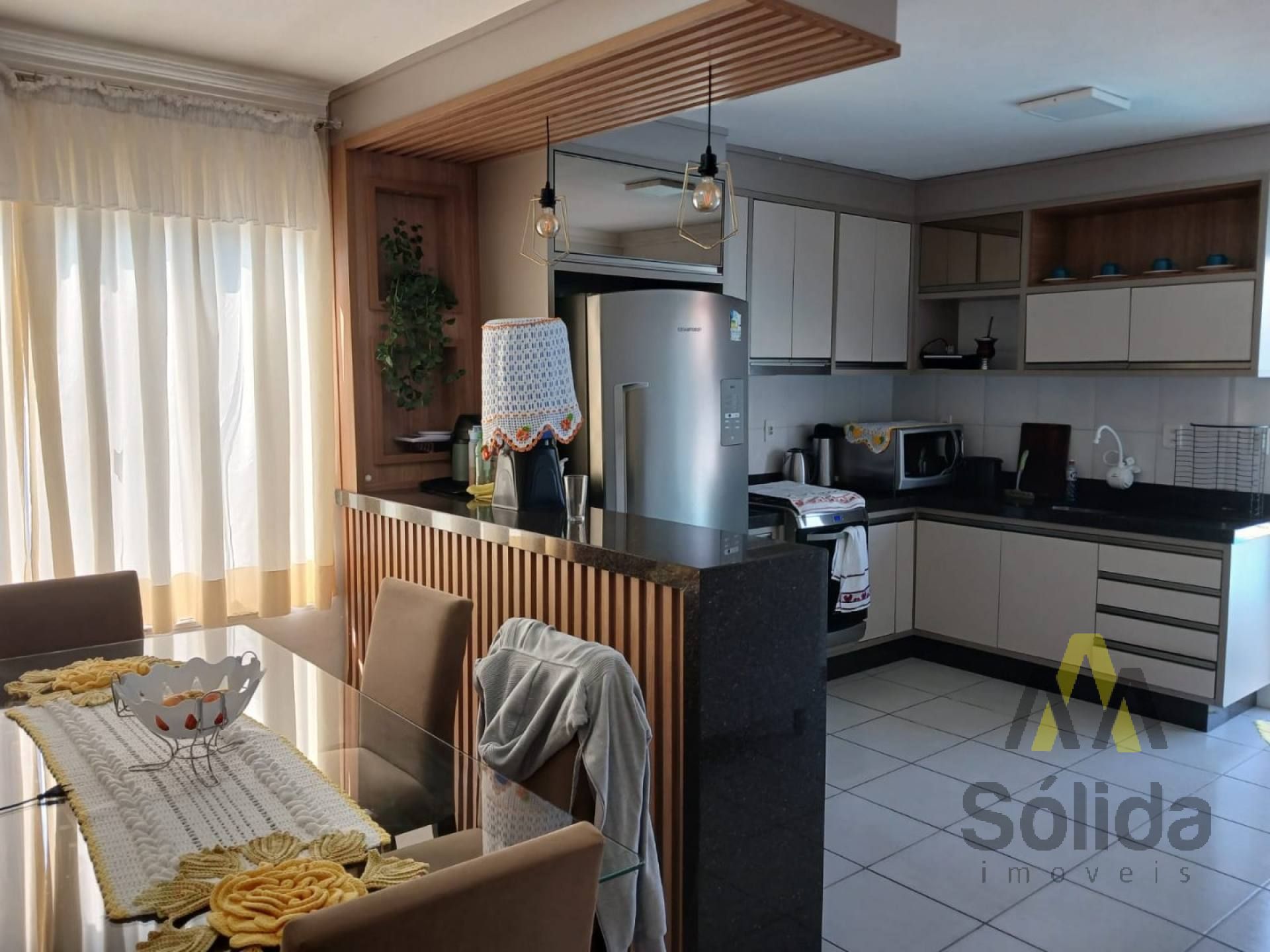 Casa Para Vender Com Piscina no Centro em Penha