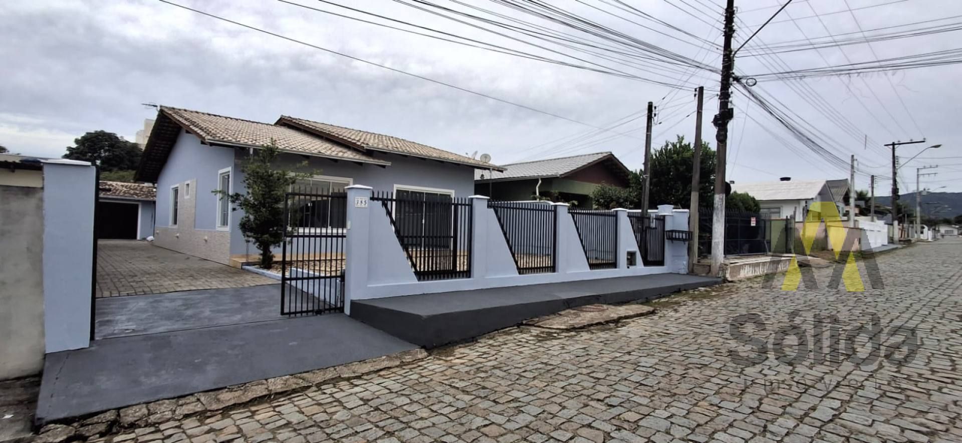 Casa Para Vender Com Piscina no Centro em Penha