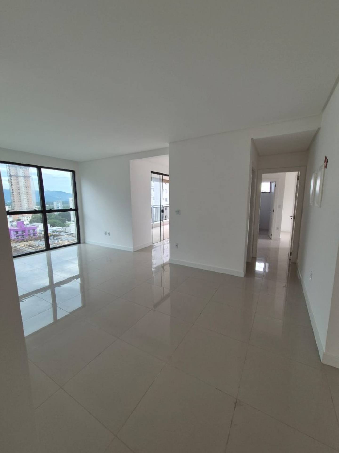 Apartamento Para Vender com 3 quartos 1 suíte no bairro Meia Praia em Itapema