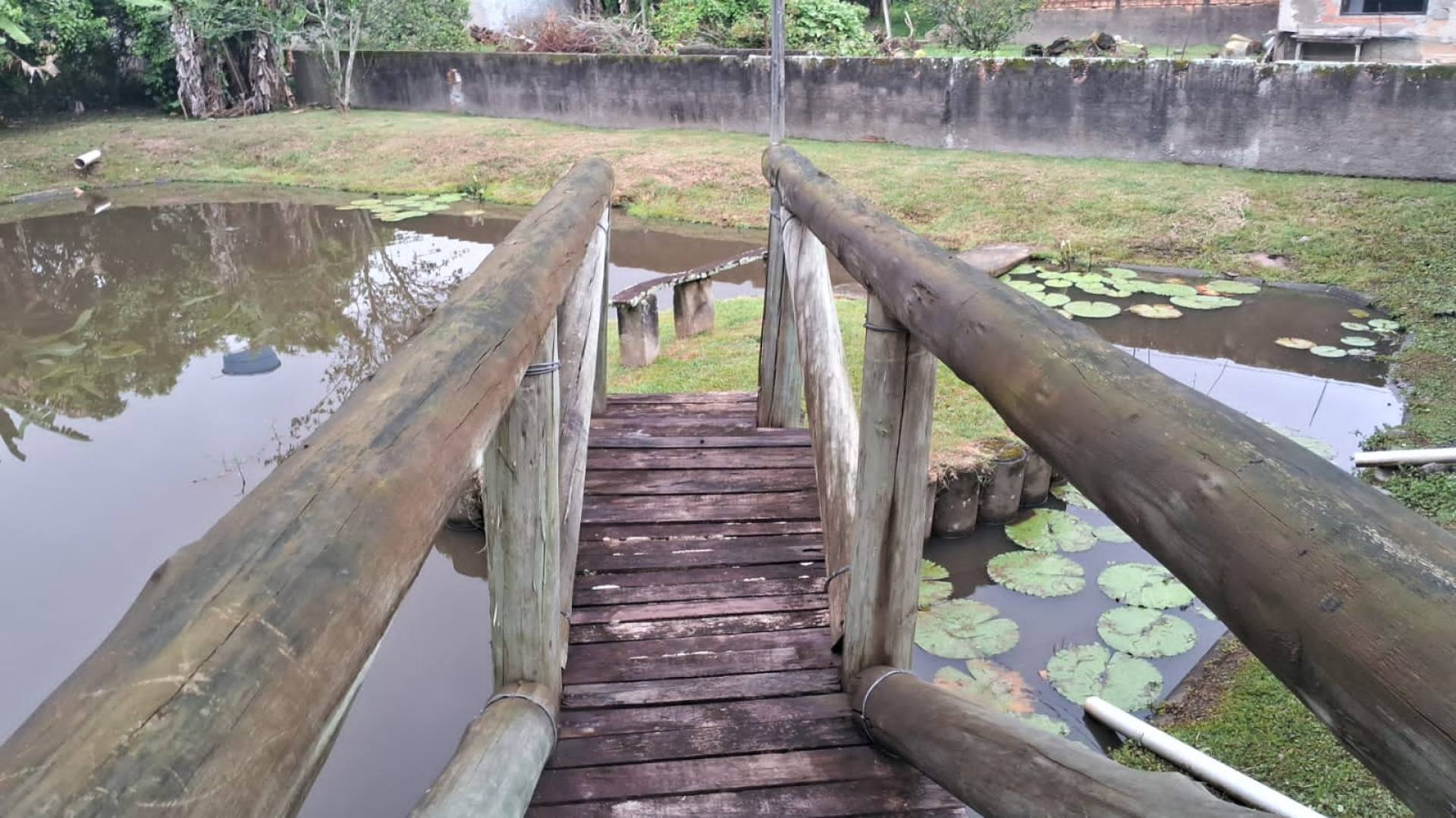 Casa com Grande Lote / Terreno de Bairro Para Vender no bairro Centro em Penha