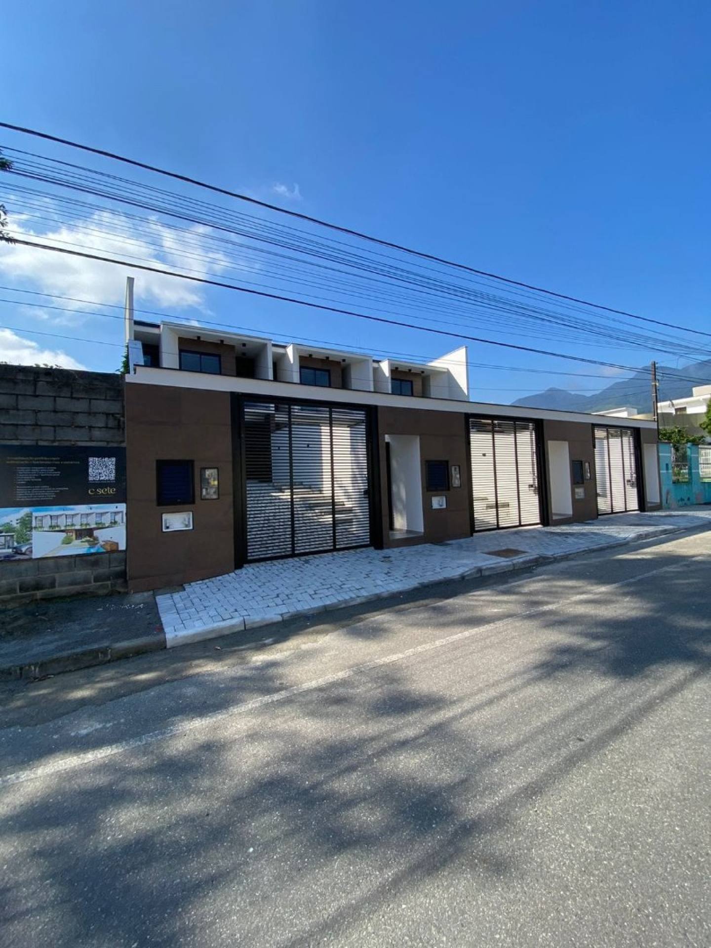 Sobrado com piscina Para Vender com 3 quartos sendo 1 suíte em Jaraguá do Sul