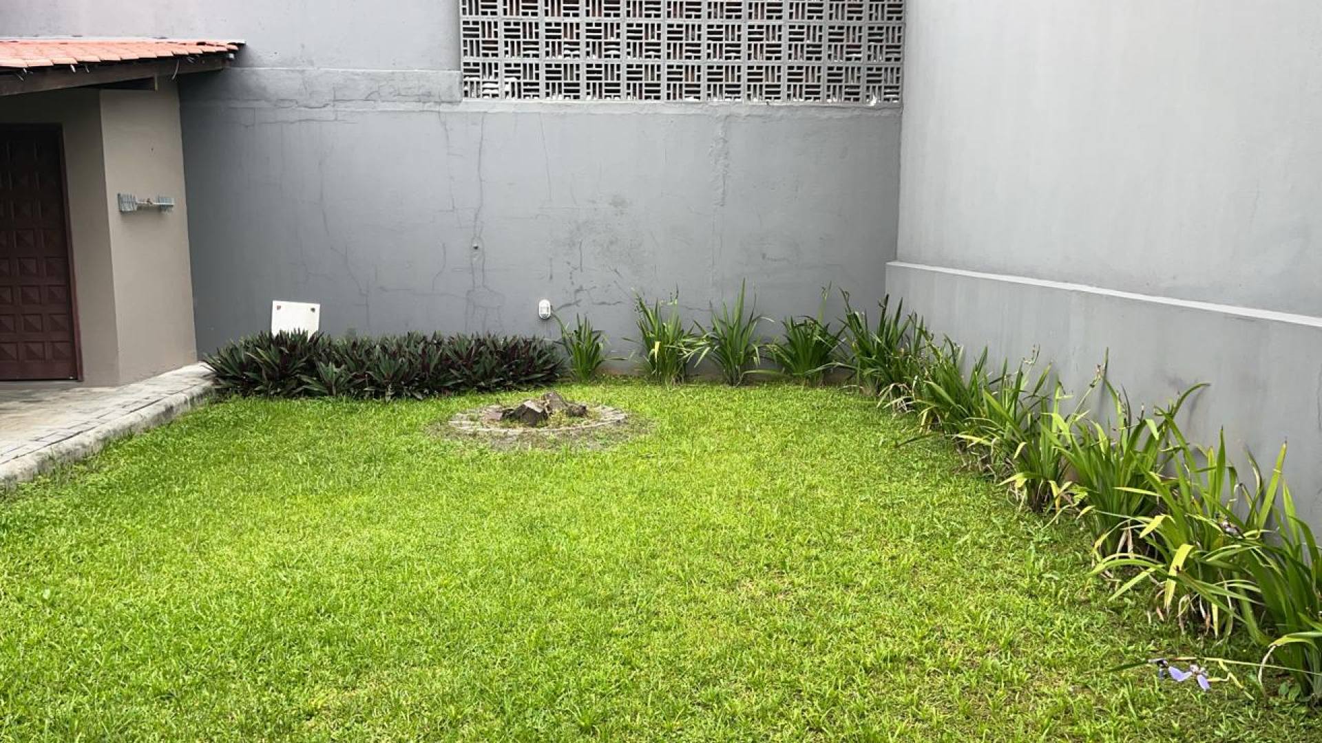 Casa Para Vender com 2 quartos no bairro Armação em Penha