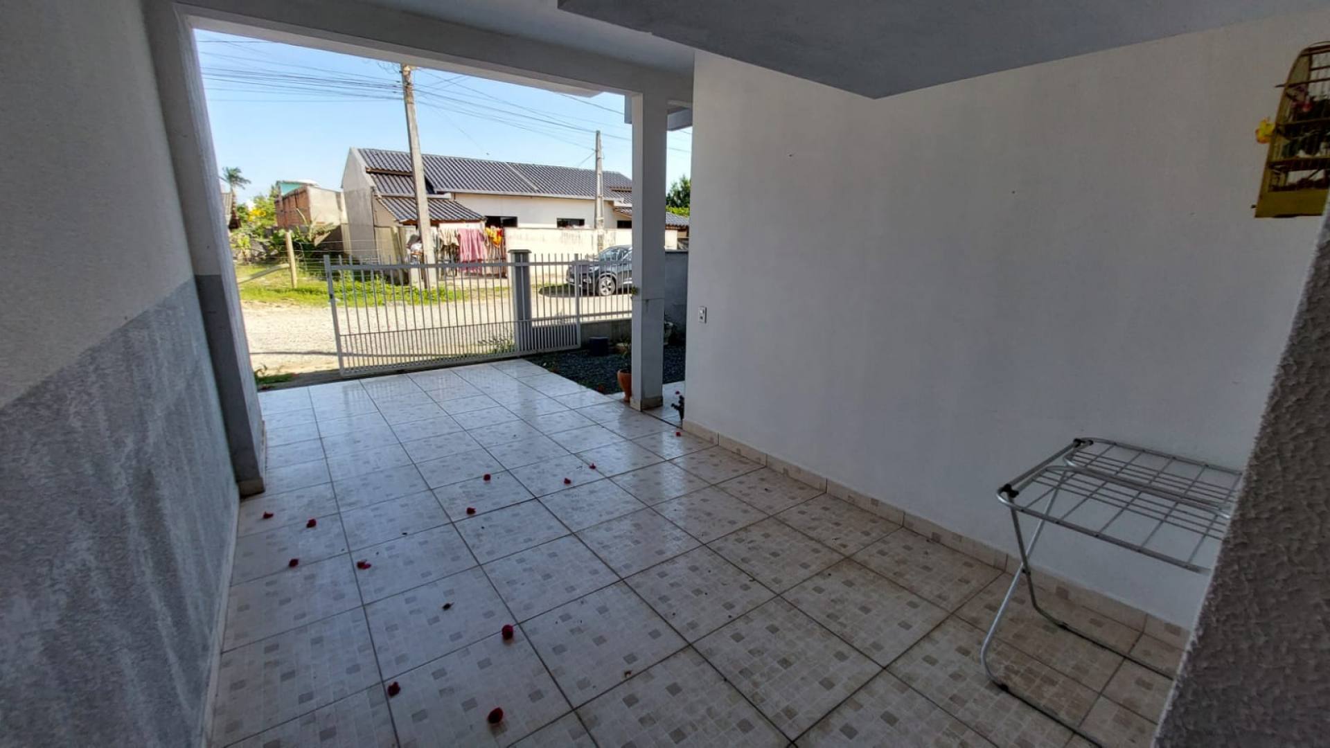 Sobrado Para Vender com 2 quartos no bairro Itacolomi em Balneário Piçarras