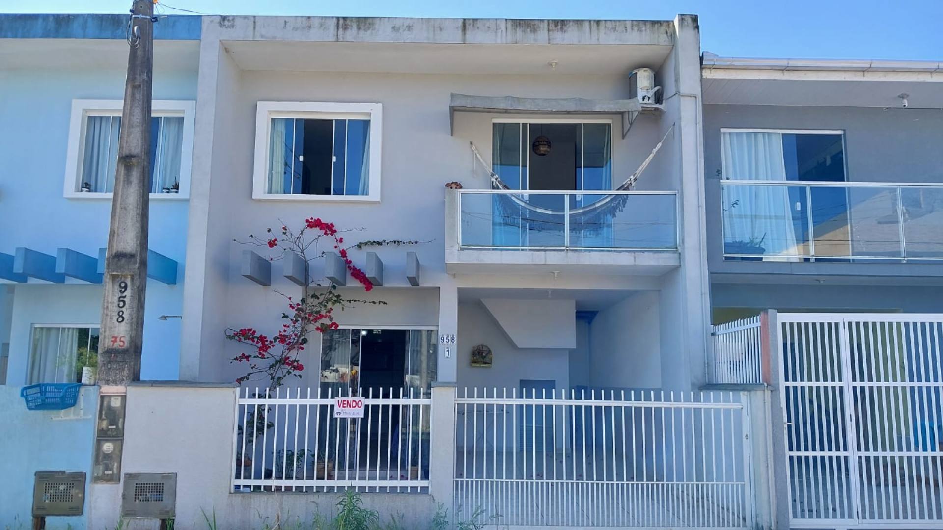 Sobrado Para Vender com 2 quartos no bairro Itacolomi em Balneário Piçarras