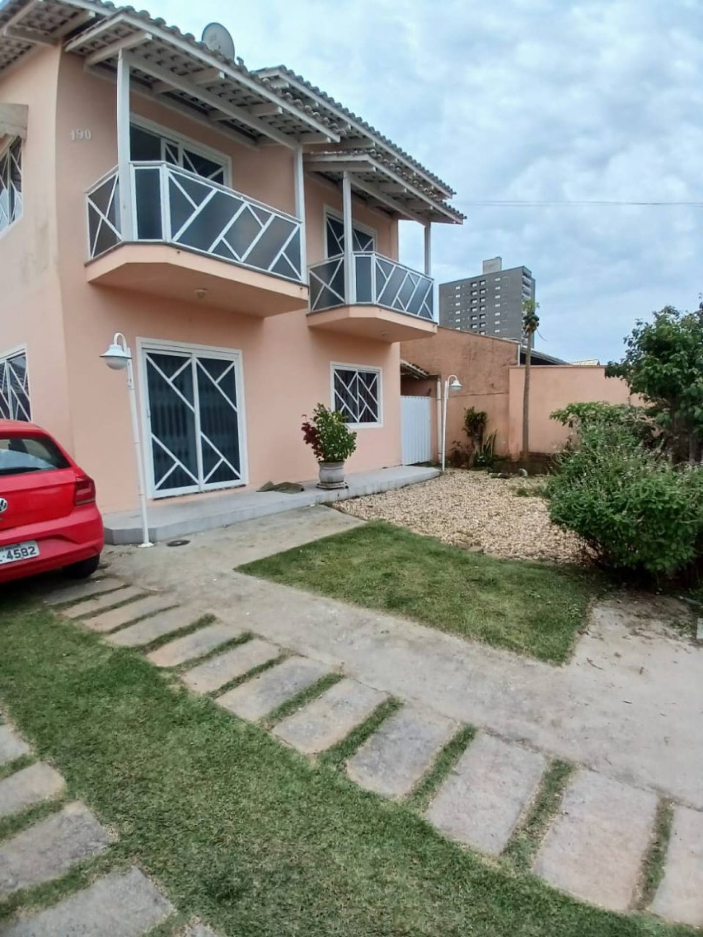 Casa Para Vender com 5 quartos 1 suíte com piscina no Centro de Penha