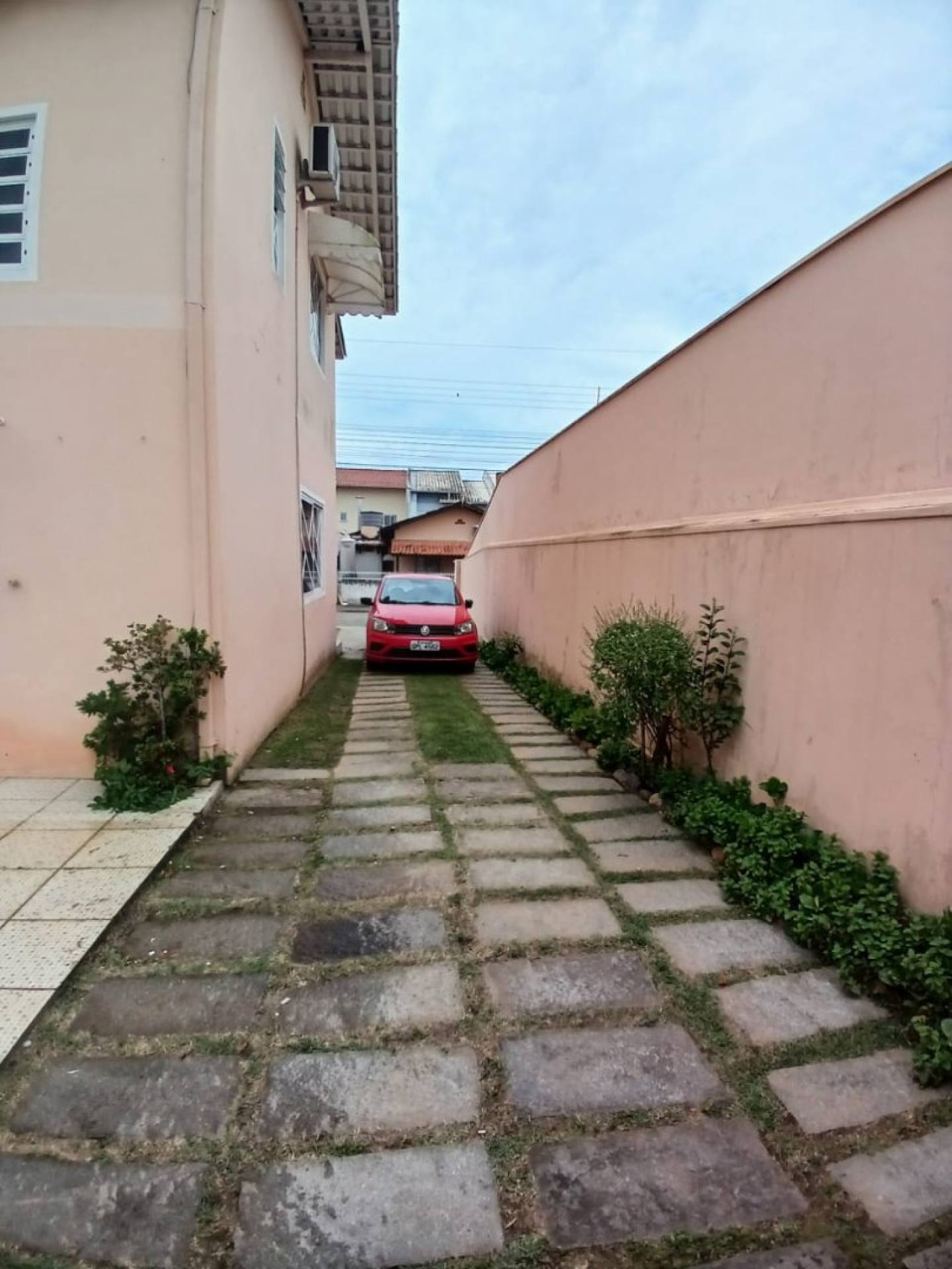 Casa Para Vender com 5 quartos 1 suíte com piscina no Centro de Penha