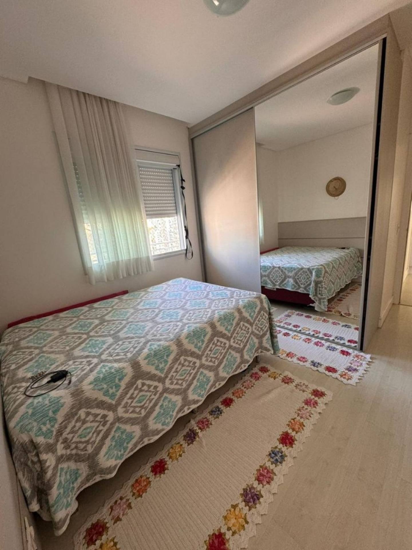 APARTAMENTO COM 3 SUÍTES NO CENTRO DE BALNEÁRIO CAMBORIÚ