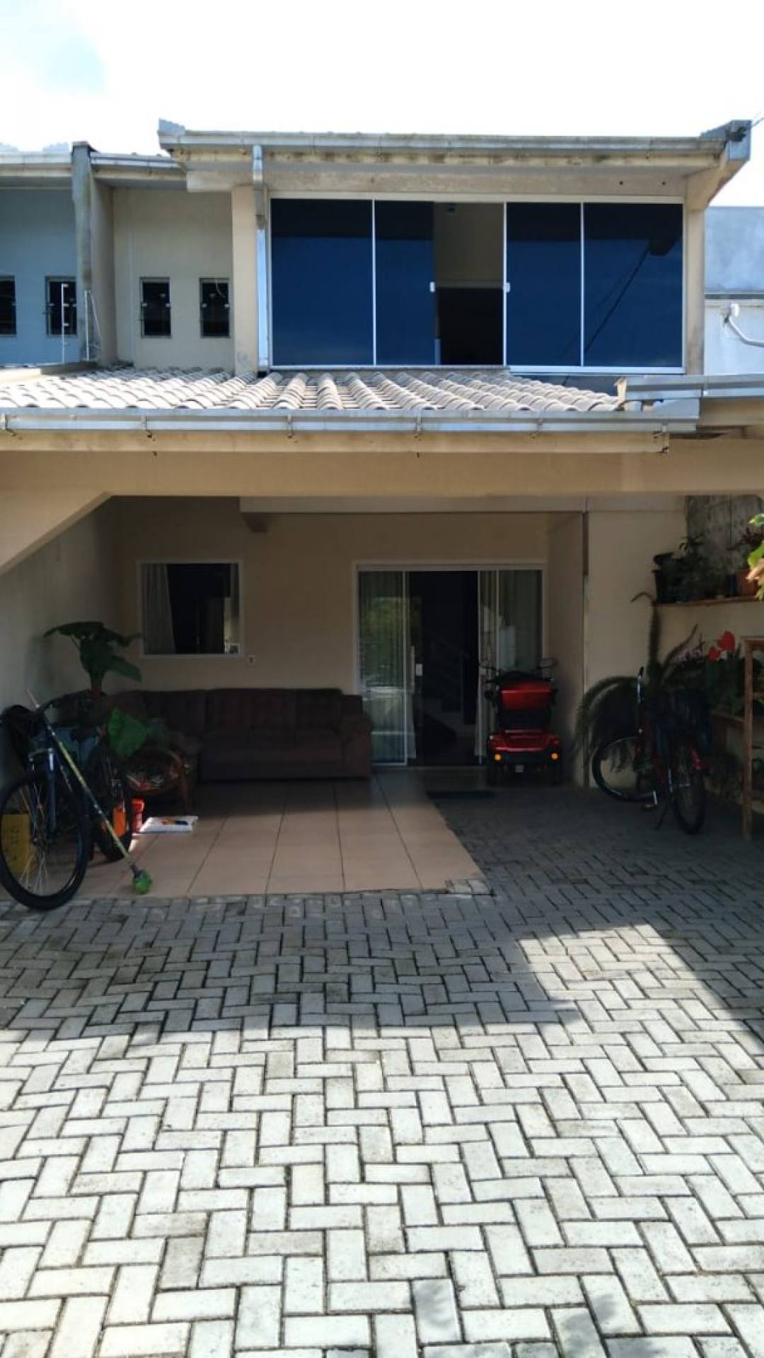 Sobrado Mobiliado Para Vender com 3 quartos 1 suítes no Bairro Armação em Penha