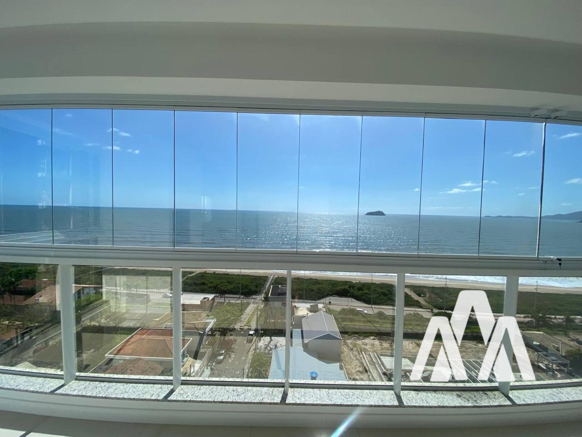 Frente mar com 3 suítes em Balneário Piçarras