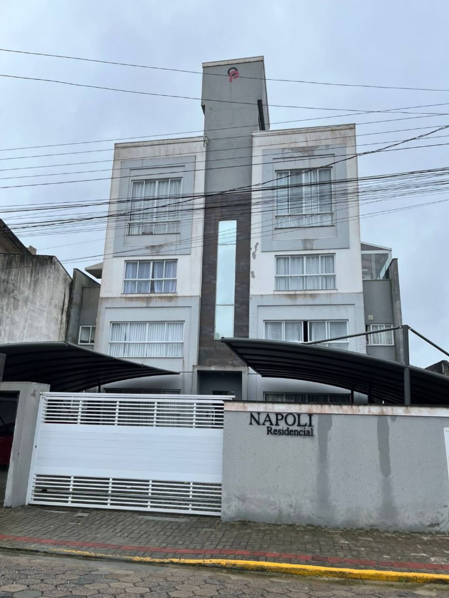 APARTAMENTO DIFERENCIADO COM MEZANINO E MOBILIADO