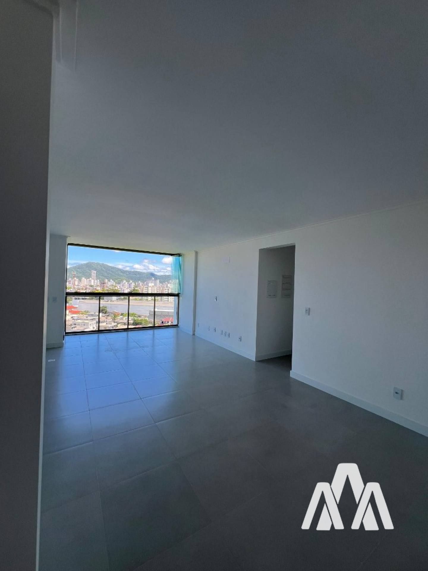 Apartamento em Condomínio Home Club