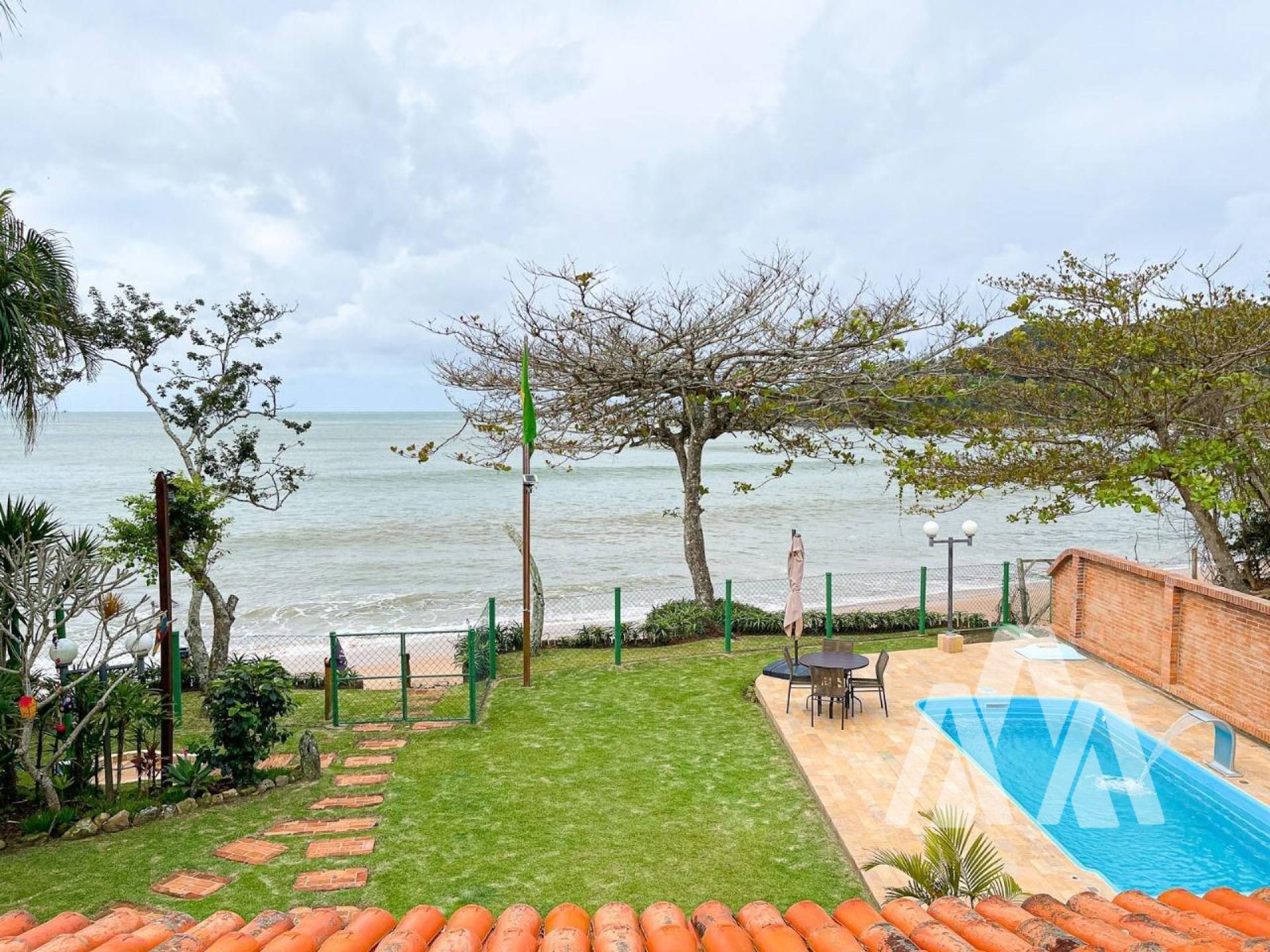 Casa de Alto Padrão Frente Mar