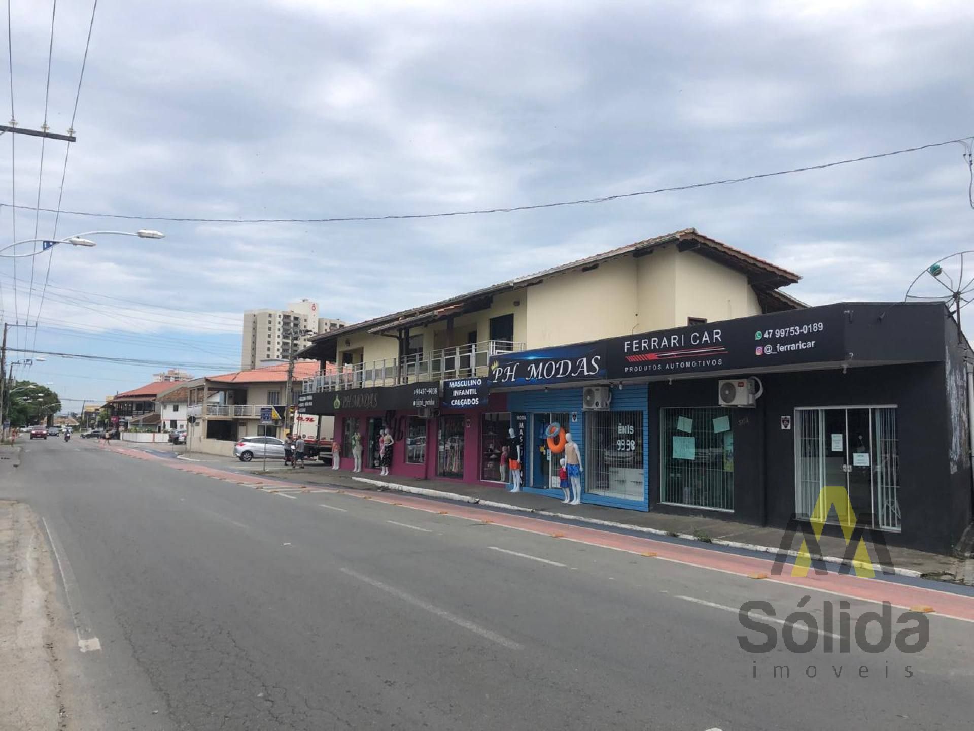 Edifício Comercial Para Vender com 4 salas e 2 Apartamentos Praia de Armação em Penha