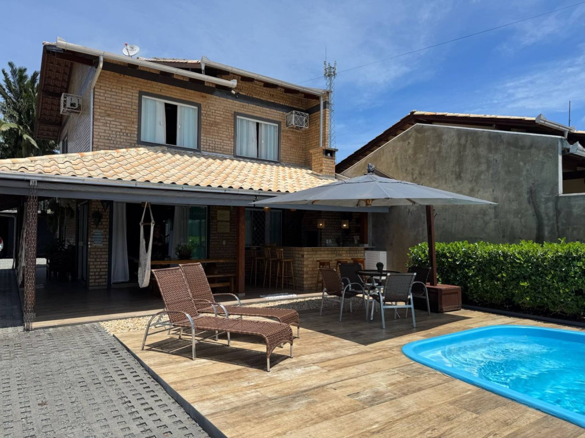 Casa com Piscina em Penha