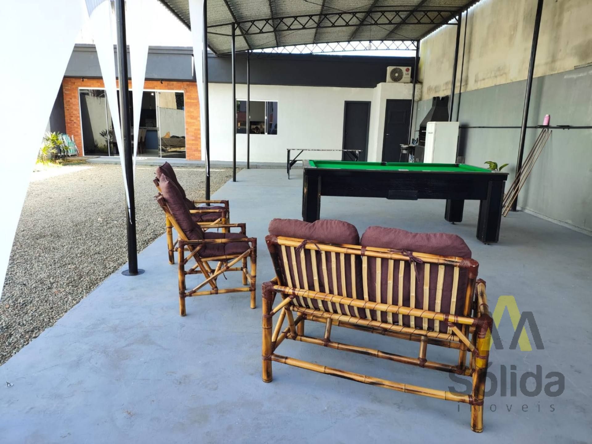 Casa com Amplo Terreno à Venda em Penha – Bairro Nossa Senhora de Fátima