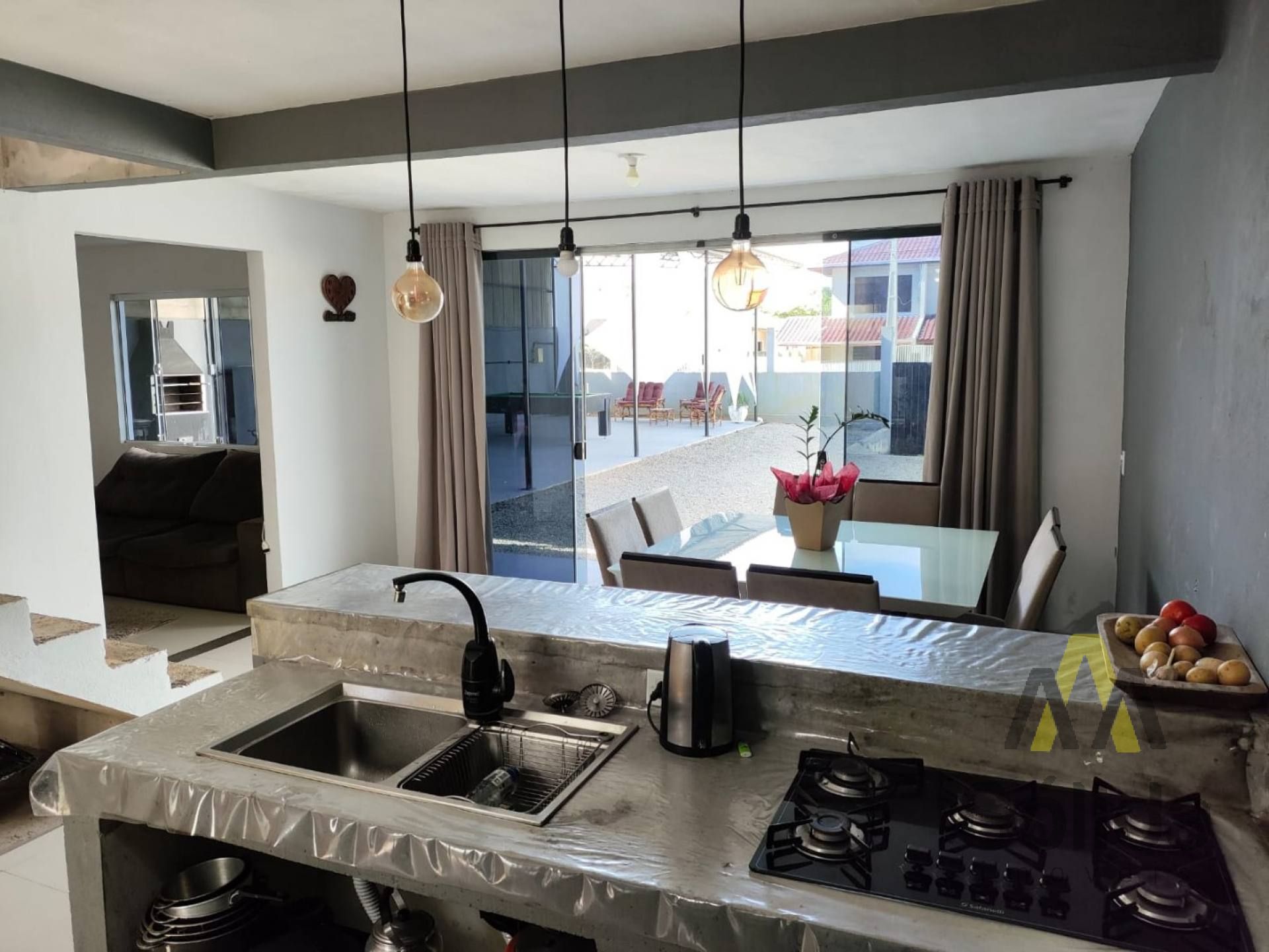 Casa com Amplo Terreno à Venda em Penha – Bairro Nossa Senhora de Fátima