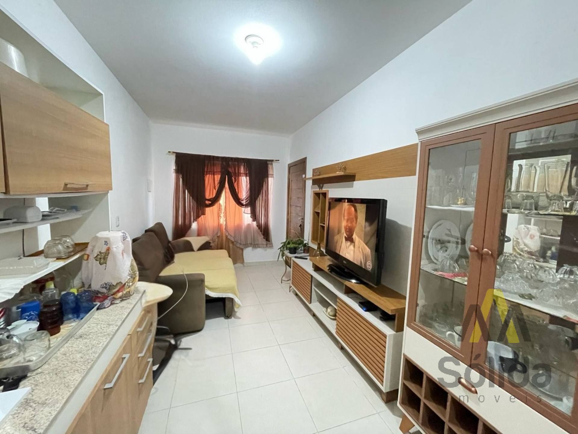 Casa com 02 quartos sendo 01 suíte no Centro de Penha