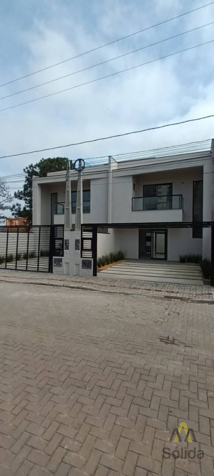 Sobrado com Piscina Itacolomi