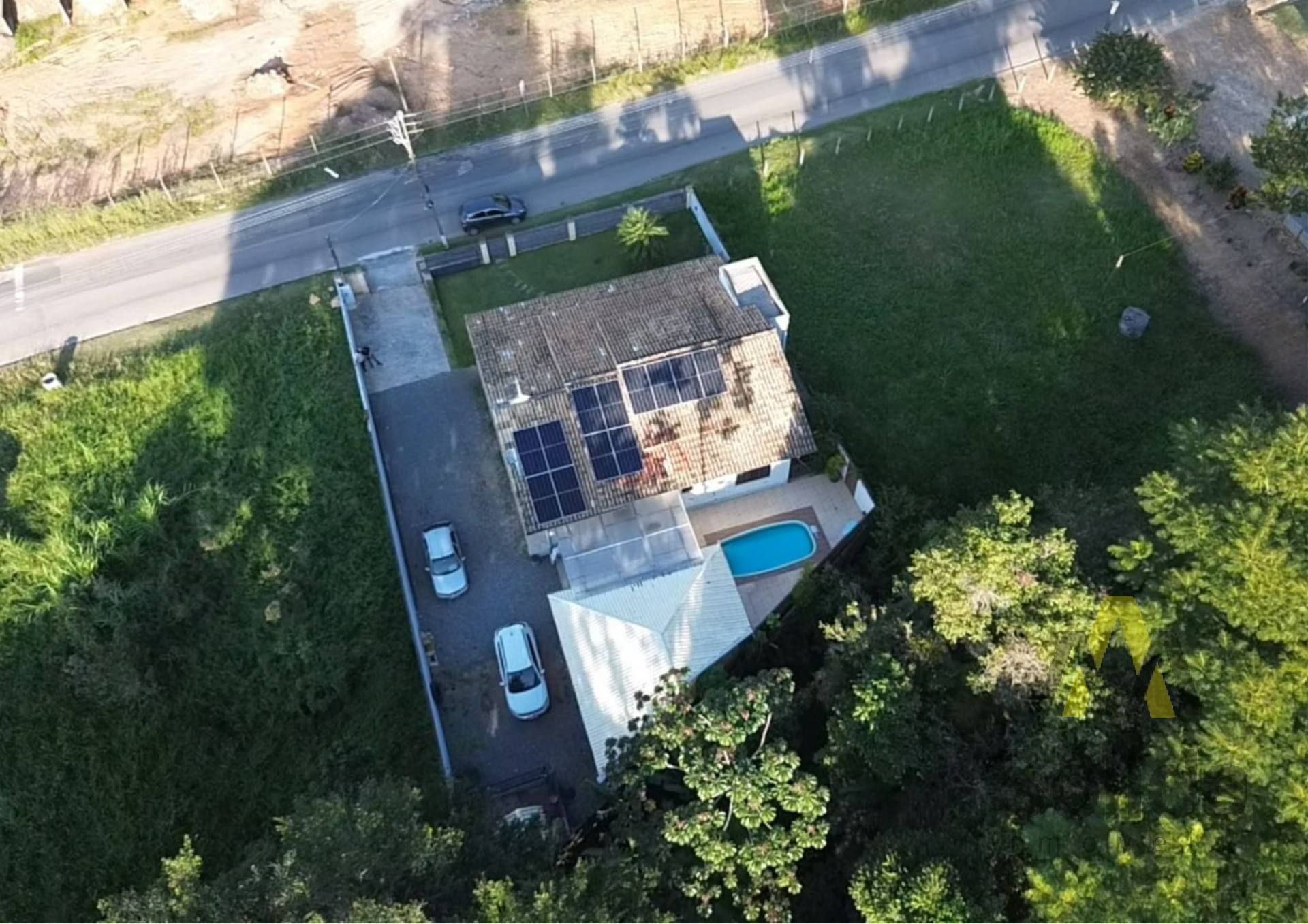 Ampla casa na Santa Lídia com 350m², com área de lazer e piscina