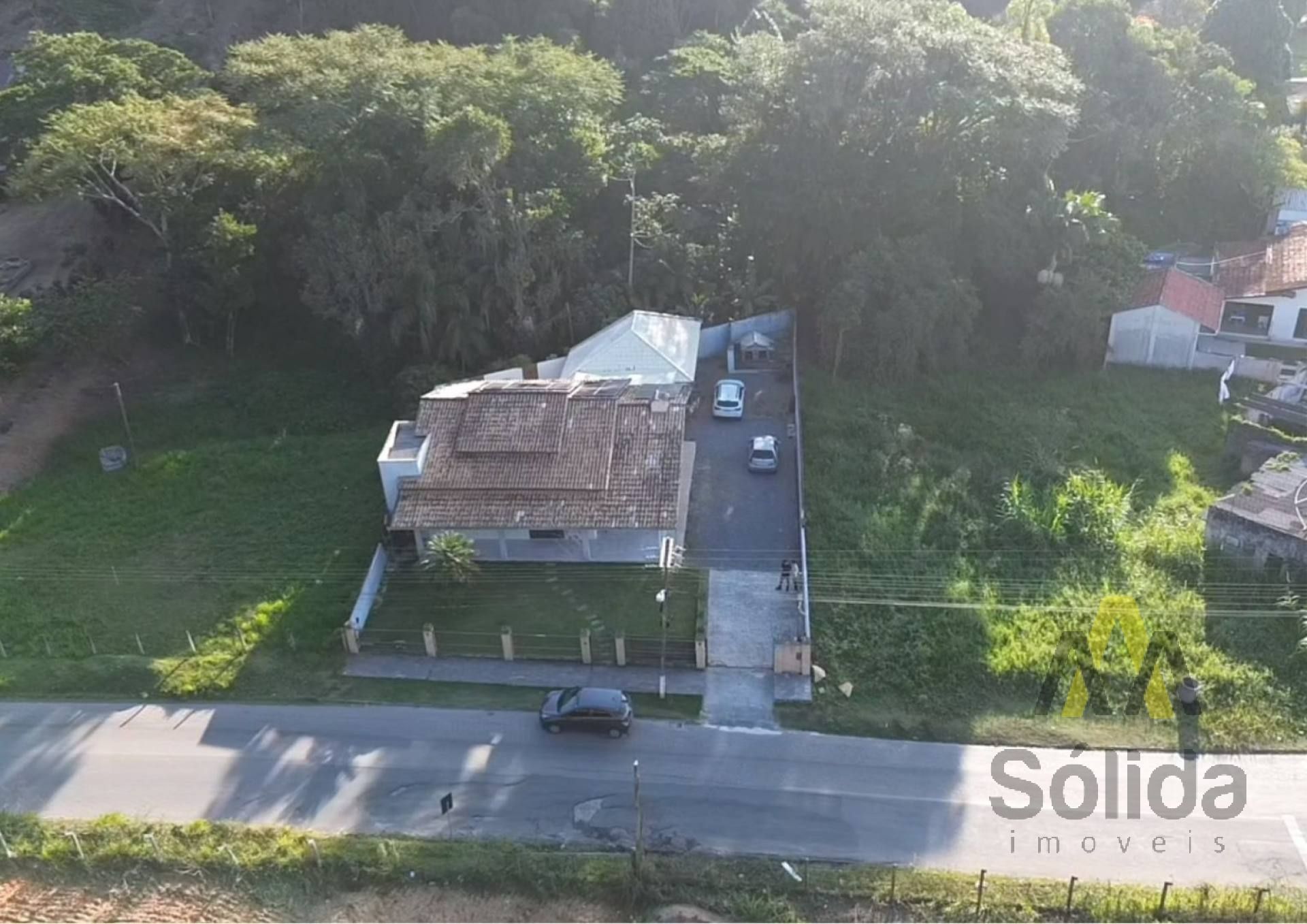 Ampla casa na Santa Lídia com 350m², com área de lazer e piscina