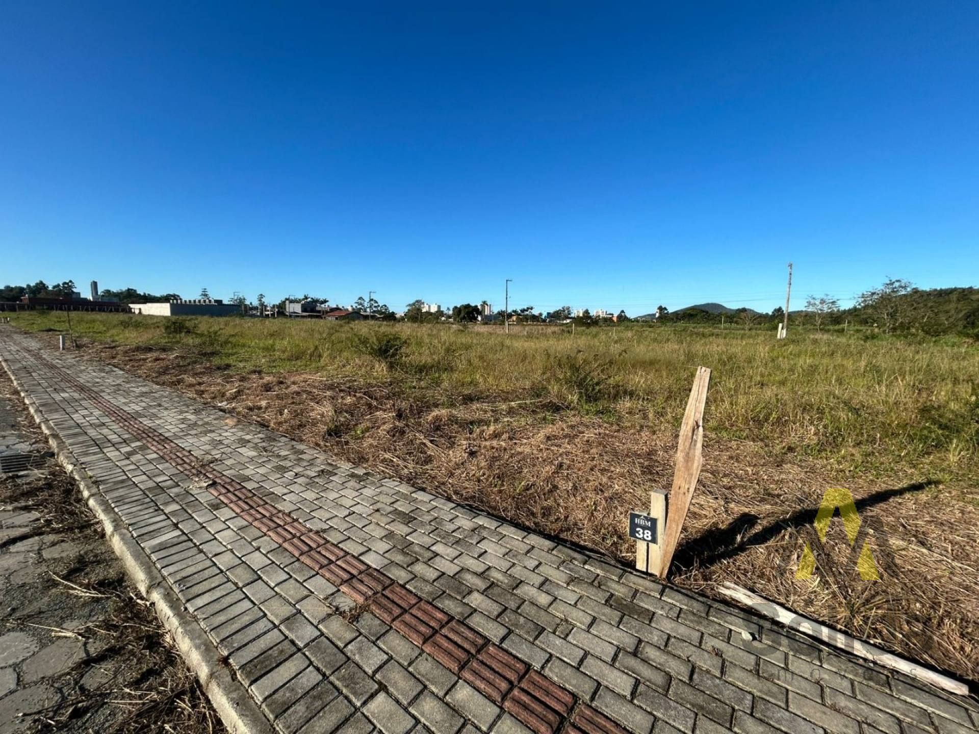 Seu Lugar no Paraíso: Lote de 550m² no Jardim Acapulco – Penha/SC