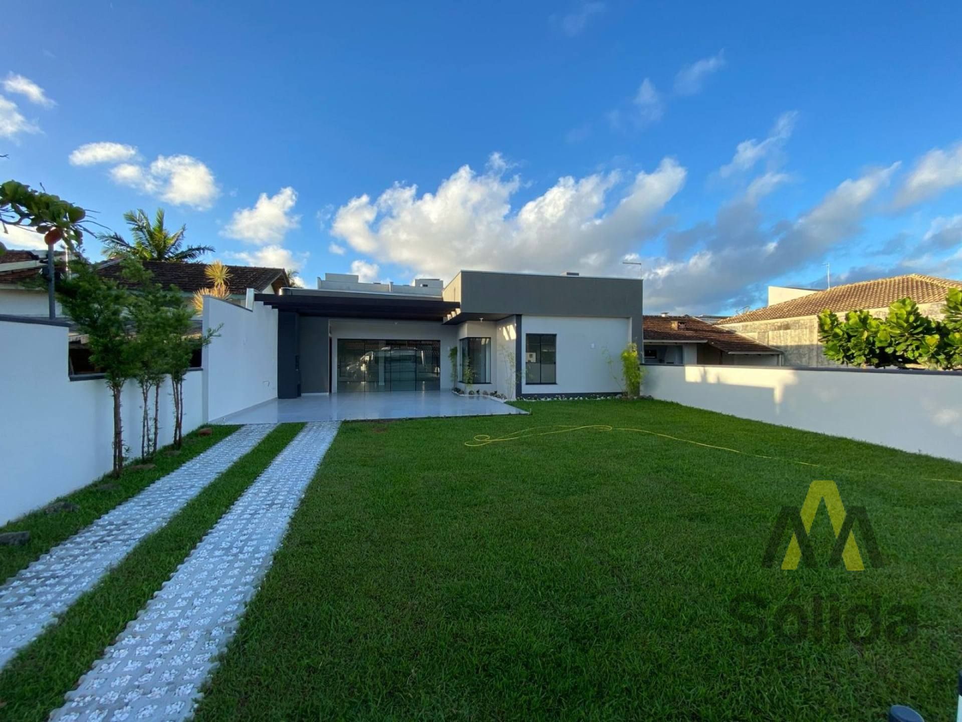 Casa a venda em Balneário Piçarras