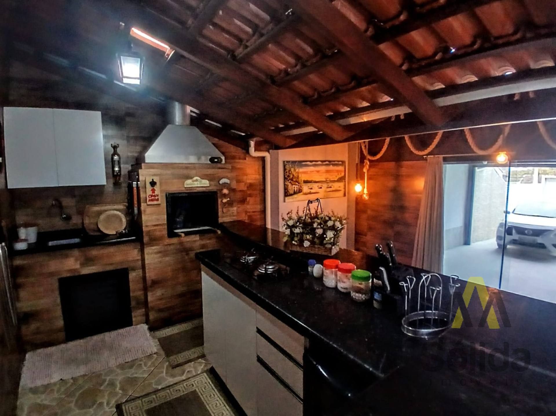 Casa à venda em Armação – 700 Metros do mar