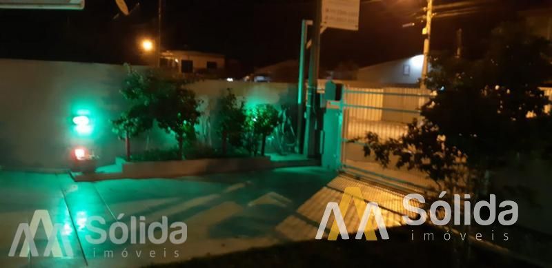 Sobrado para vender com 5 suítes no bairro Centro em Penha