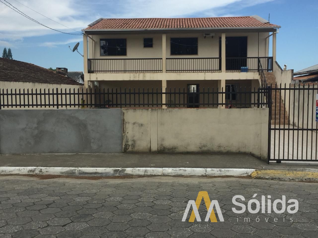 Sobrado Para Vender com 3 quartos 1 suítes no bairro Centro em Penha