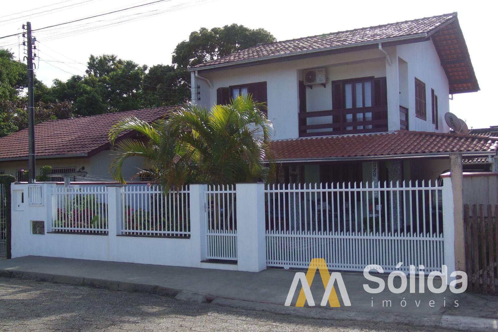 Sobrado com 5 quartos, sendo 1 Suíte no Bairro Centro em Penha