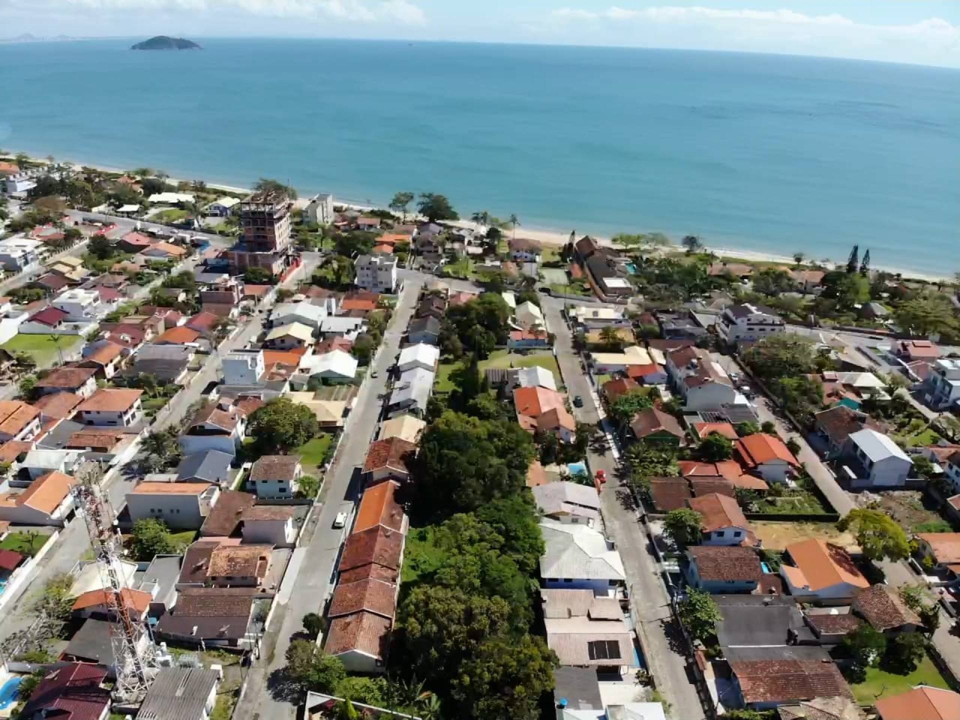 Lote / Terreno  Para Vender no bairro Armação em Penha