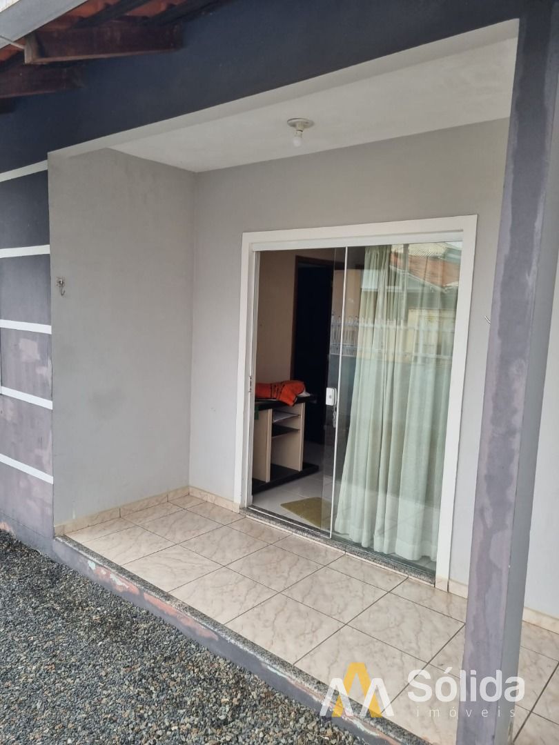Casa à venda (2 quartos) no bairro Centro em Balneário Piçarras/SC