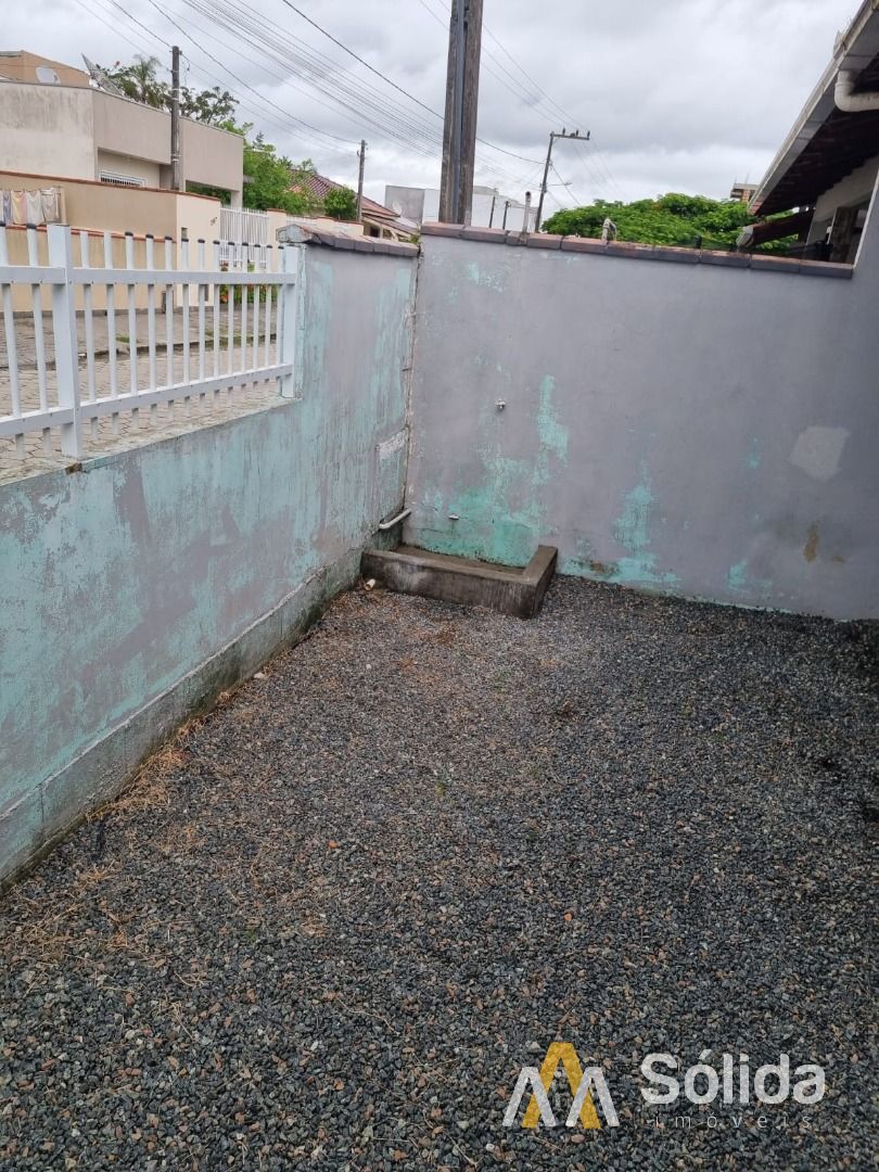 Casa à venda (2 quartos) no bairro Centro em Balneário Piçarras/SC