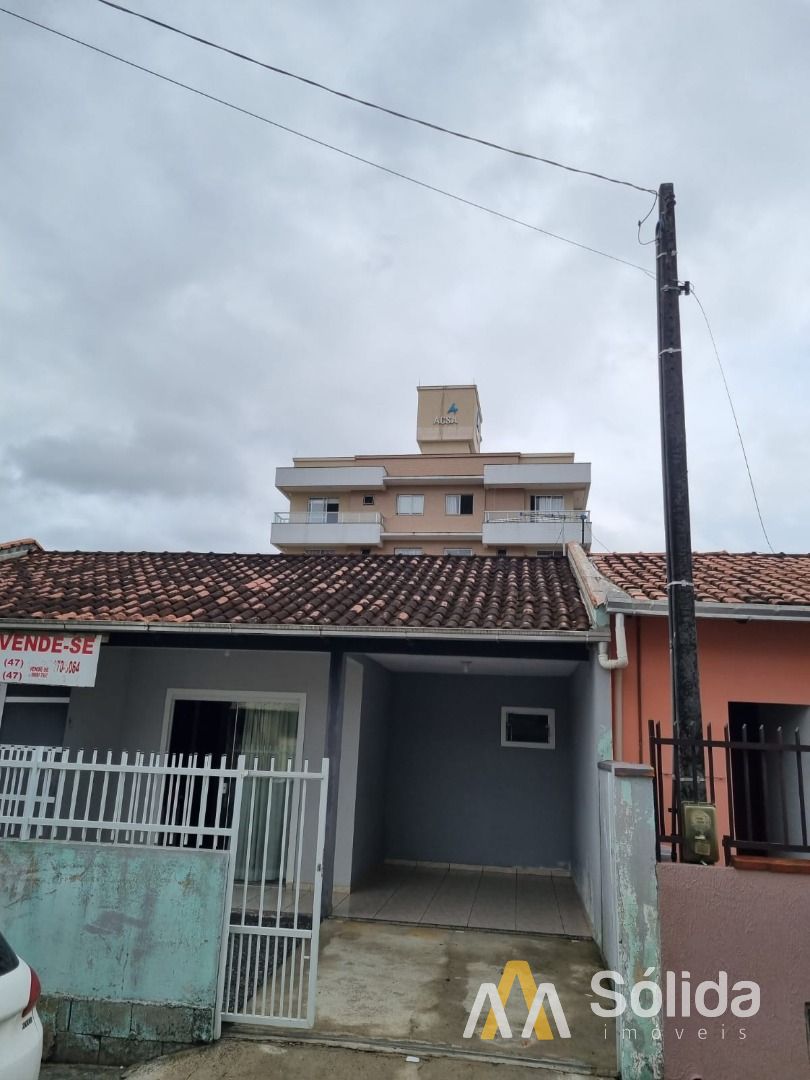 Casa à venda (2 quartos) no bairro Centro em Balneário Piçarras/SC