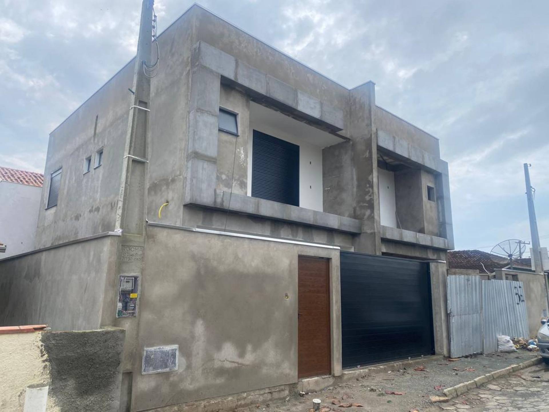 Sobrado Para Vender com 3 quartos 1 suítes no bairro Centro em Penha