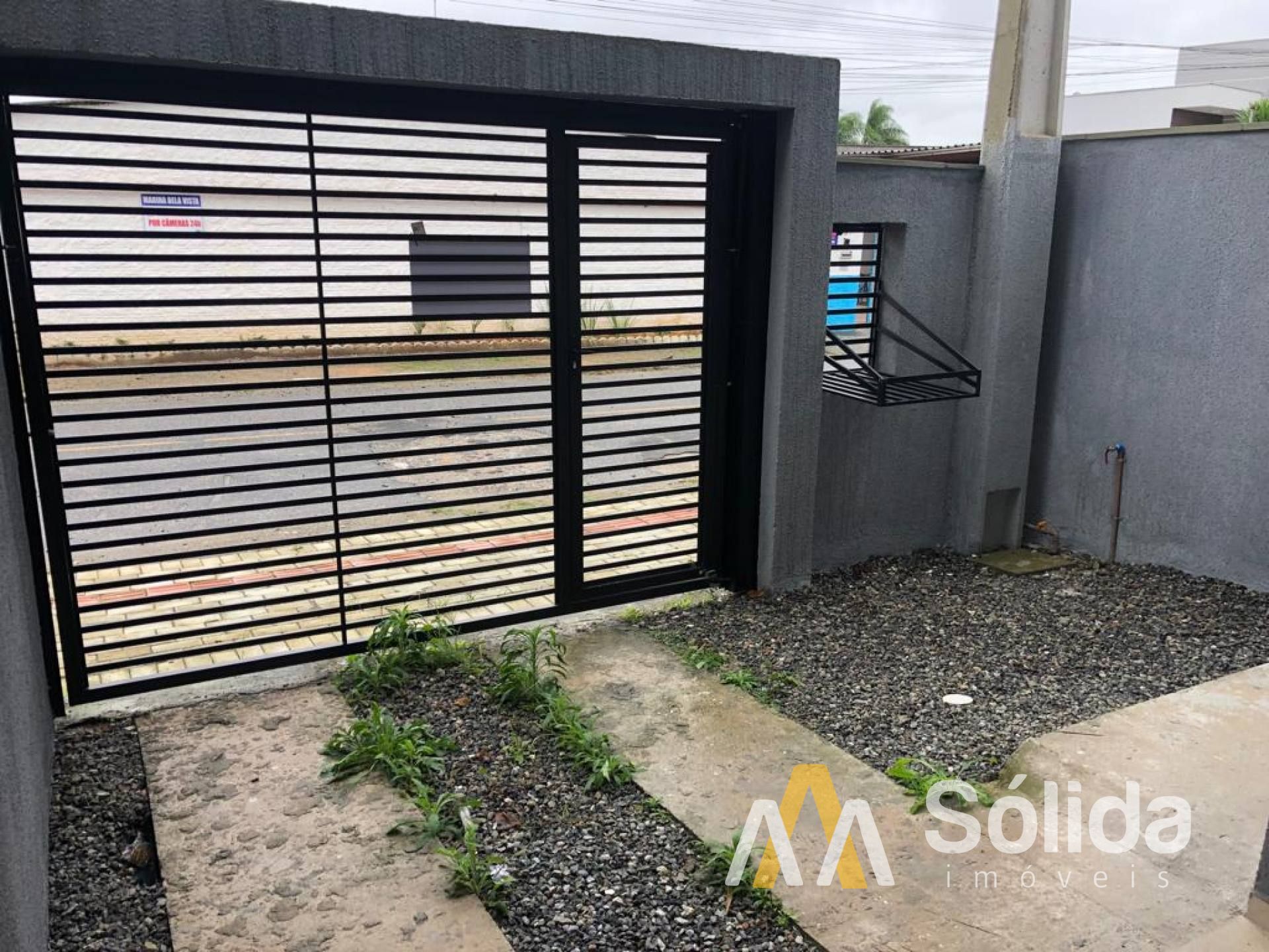 Sobrado à venda, 2 suítes em Balneário Piçarras/SC