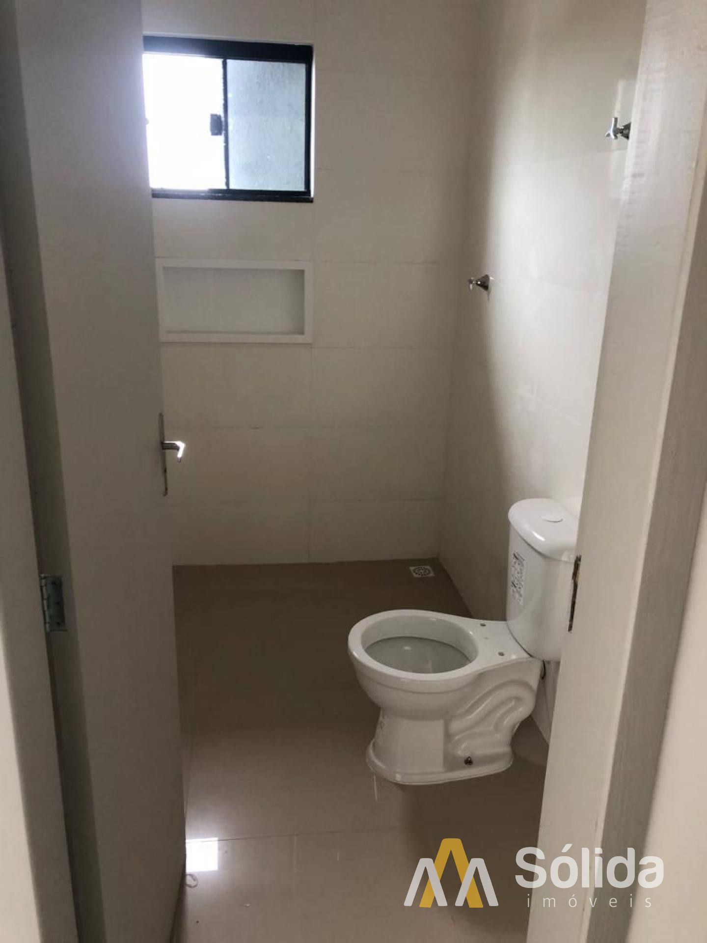 Sobrado à venda, 2 suítes em Balneário Piçarras/SC