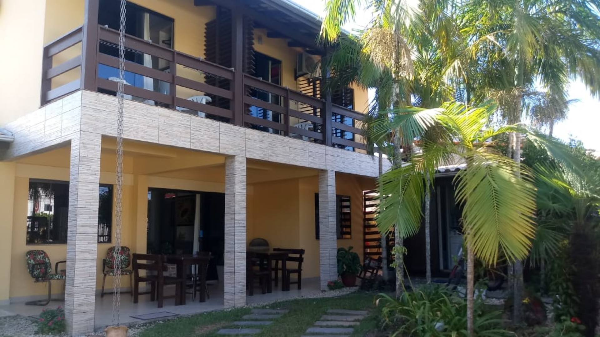 Pousada a Venda com 4 quartos, sendo 3 suítes no bairro Armação em Penha